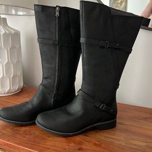 Teva black oiled boots